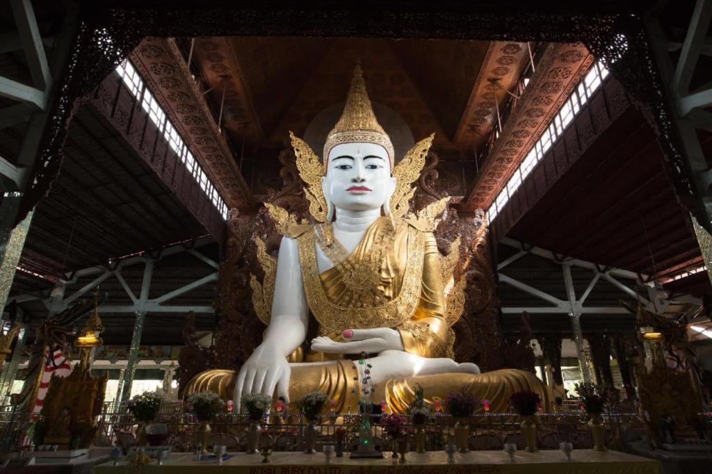 8Day Hotel Yangon Ngoại thất bức ảnh
