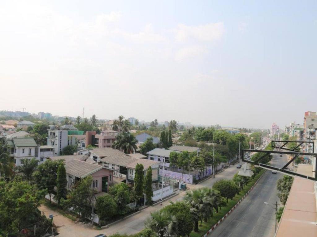 8Day Hotel Yangon Ngoại thất bức ảnh