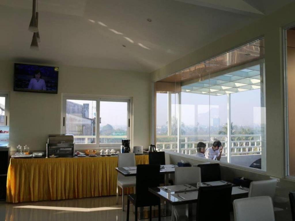 8Day Hotel Yangon Ngoại thất bức ảnh