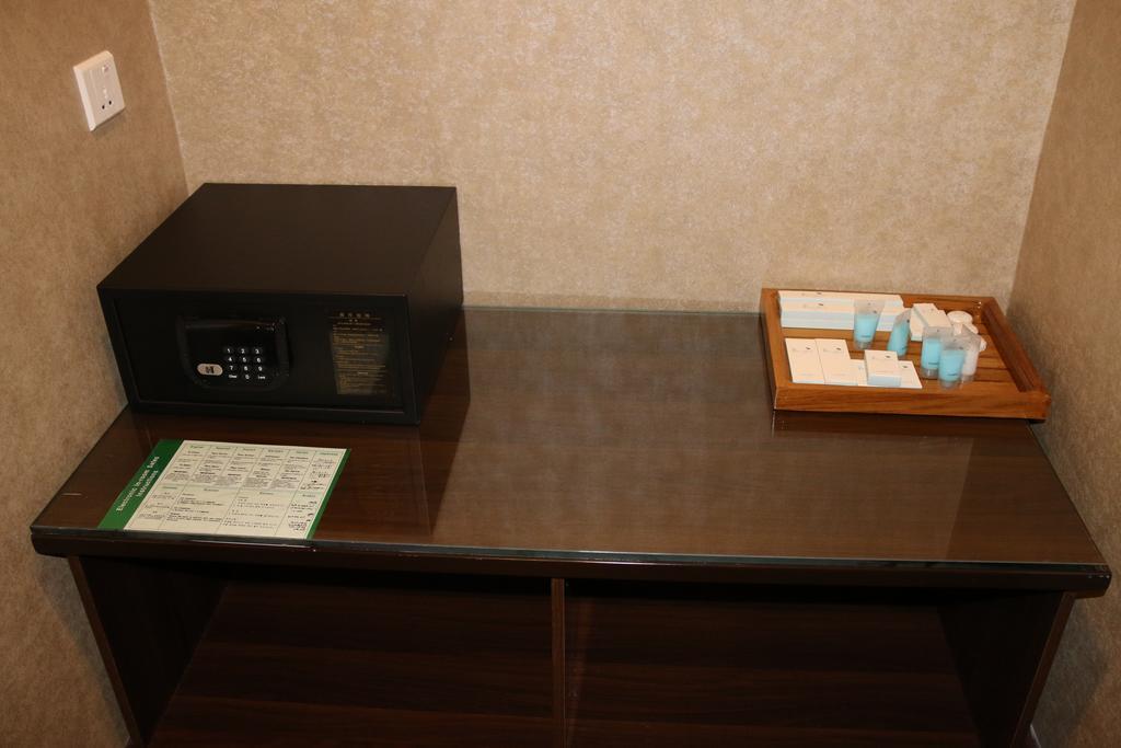 8Day Hotel Yangon Ngoại thất bức ảnh