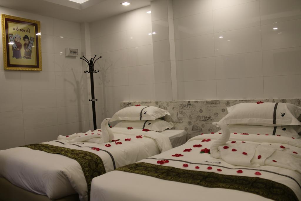 8Day Hotel Yangon Ngoại thất bức ảnh