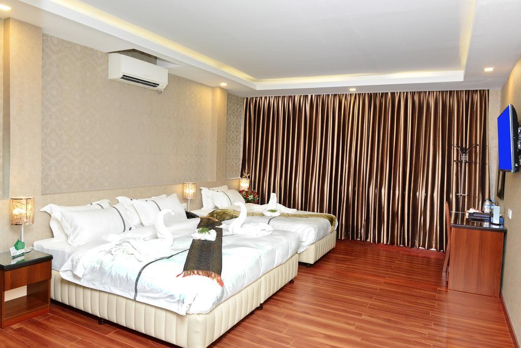 8Day Hotel Yangon Ngoại thất bức ảnh