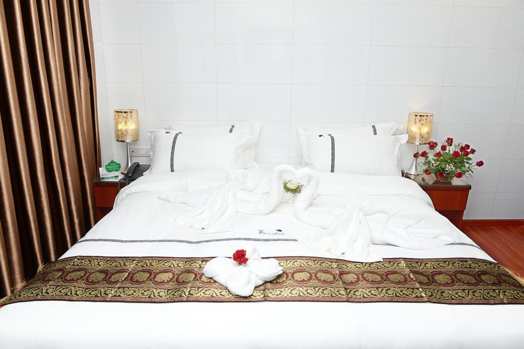 8Day Hotel Yangon Phòng bức ảnh