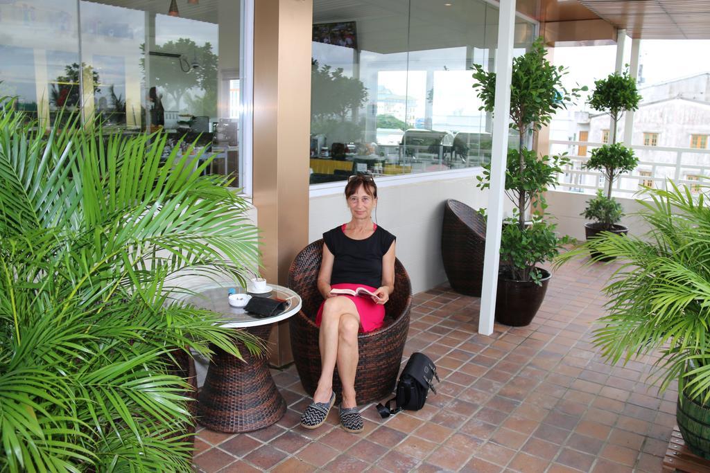 8Day Hotel Yangon Ngoại thất bức ảnh