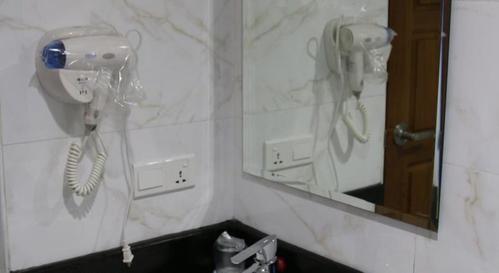 8Day Hotel Yangon Ngoại thất bức ảnh